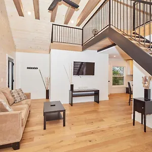 Riverview Executive A Holiday home Niagara Falls