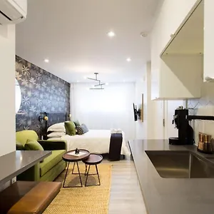 Palms Little Italy With Full Bathroom By Denstays Apartment